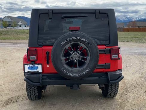Used 2018 Jeep Wrangler Sport image 7