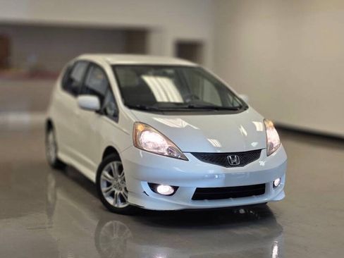 Used 2010 Honda Fit Sport image 2