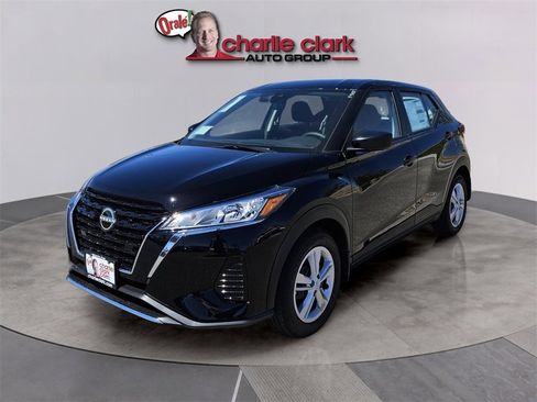 New 2025 Nissan Kicks Play S image 1