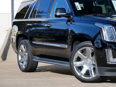 Used 2020 Cadillac Escalade Luxury image 19