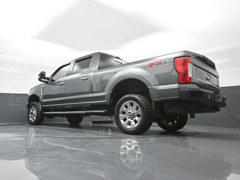 Used 2019 Ford F250 Lariat w/ Chrome Package image 27