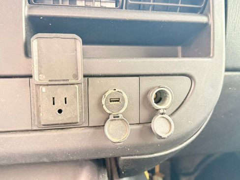 Used 2018 Chevrolet Express 3500 w/ Power Convenience Package image 18