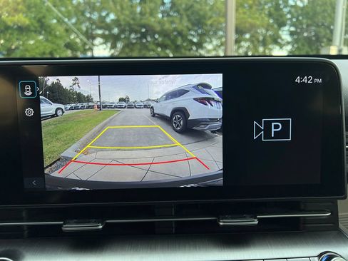 Used 2024 Hyundai Kona SEL w/ Convenience Package FWD image 21