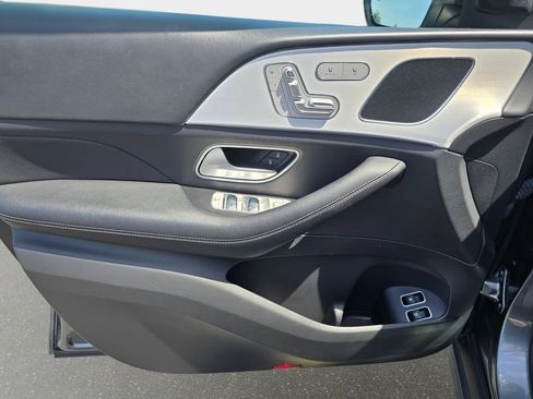 Used 2024 Mercedes-Benz GLE 450e 4MATIC image 32