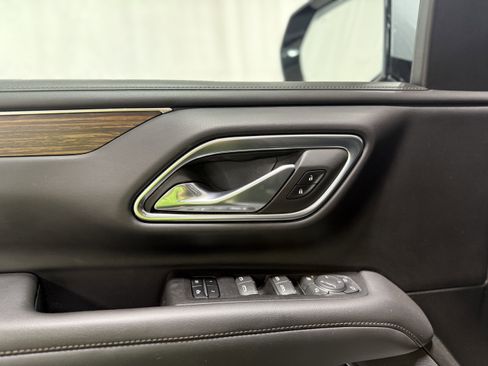 Certified 2023 Chevrolet Suburban High Country image 14