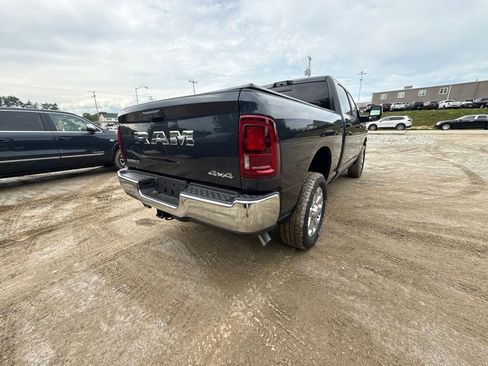 New 2026 RAM 2500 Laramie AWD/4WD image 5