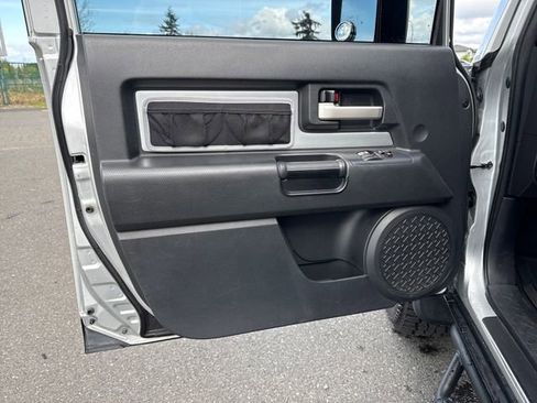 Used 2007 Toyota FJ Cruiser 4WD image 16