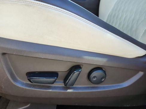 Used 2019 INFINITI QX50 Essential w/ Sensory Package image 14