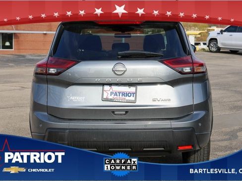 Used 2024 Nissan Rogue SV image 4