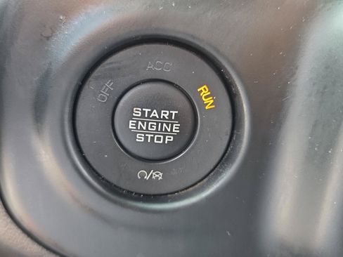 Used 2018 Jeep Wrangler Unlimited Sport S AWD/4WD image 22