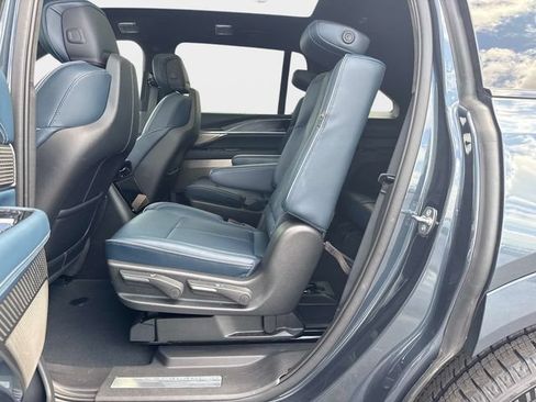 Used 2025 Cadillac Escalade IQ Luxury 2 w/ LPO, Premium Carpet Package AWD/4WD image 12