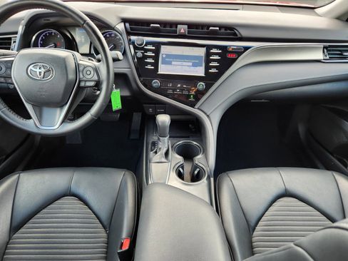 Used 2019 Toyota Camry SE image 7
