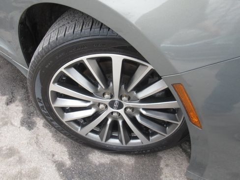 Used 2017 Lincoln MKZ Premiere image 4