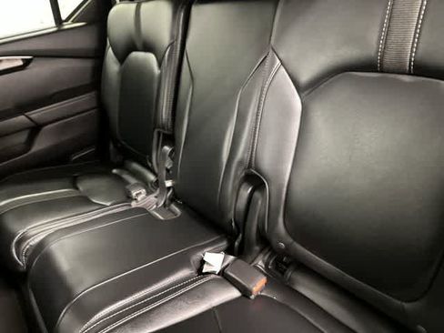 Used 2024 Honda Pilot EX-L image 11
