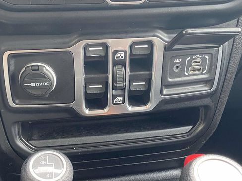 Used 2022 Jeep Gladiator Sport AWD/4WD image 31