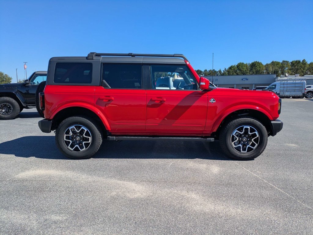Used 2024 Ford Bronco Outer Banks AWD/4WD image 3