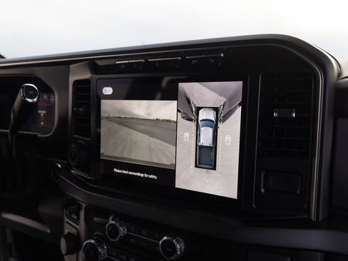 Used 2024 Ford F350 Platinum w/ FX4 Off-Road Package image 29