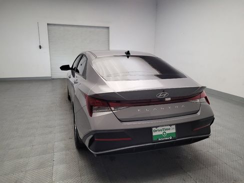 Used 2024 Hyundai Elantra SEL FWD image 6