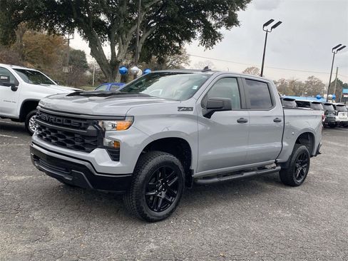 Used 2024 Chevrolet Silverado 1500 Custom Trail Boss w/ Turbomax Blackout Package image 3