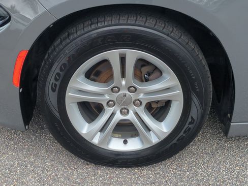 Used 2019 Dodge Charger SXT w/ Leather Interior Group image 11