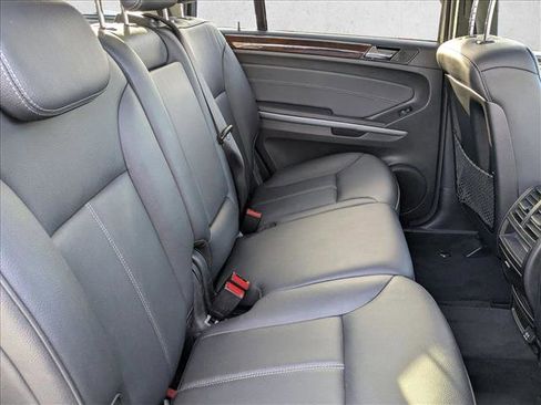Used 2010 Mercedes-Benz GL 450 4MATIC image 21