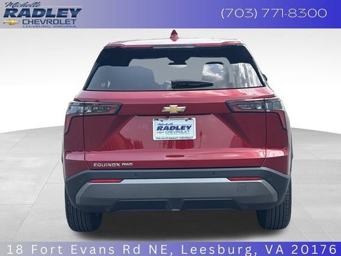 Used 2025 Chevrolet Equinox LT AWD/4WD image 4