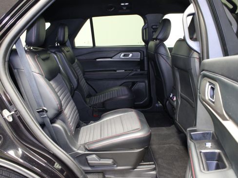 Used 2025 Ford Explorer ST-Line AWD/4WD image 17