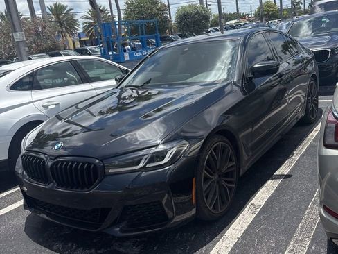 Used 2023 BMW 530i w/ M Sport Package RWD image 4