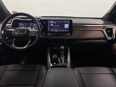 Used 2025 GMC Canyon Denali AWD/4WD image 14