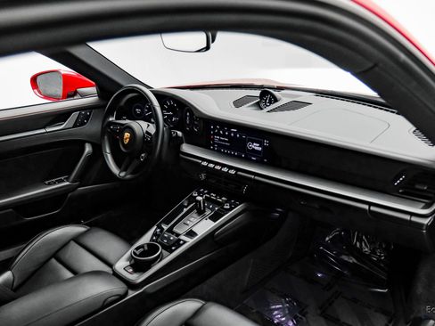 Used 2024 Porsche 911 Carrera w/ Premium Package image 41