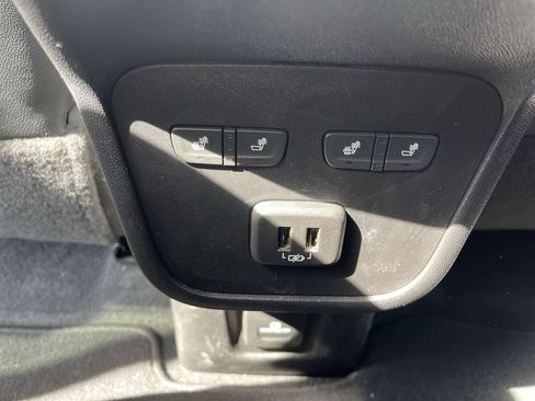 Used 2023 Chevrolet Equinox Premier AWD/4WD image 20