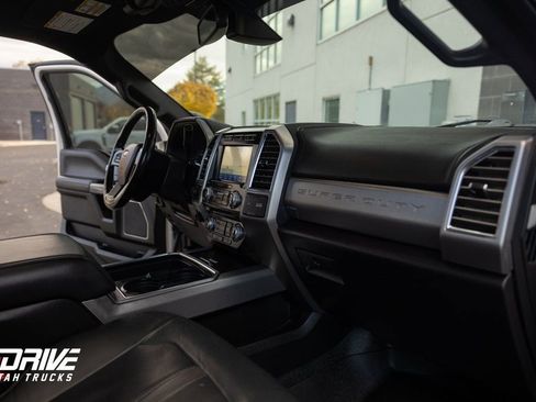 Used 2017 Ford F450 Platinum w/ Platinum Ultimate Package image 16