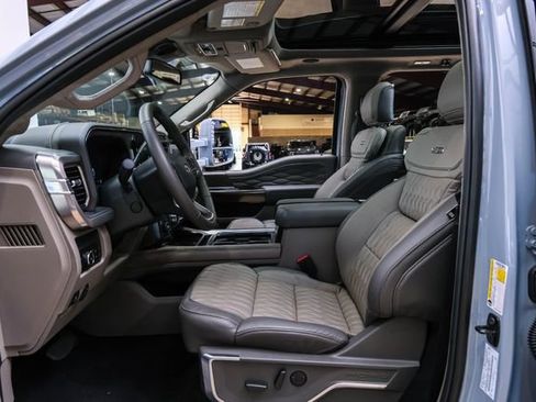 Used 2026 Ford F450 Platinum w/ Platinum Plus Package image 18