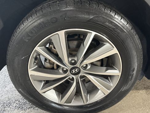 Used 2020 Hyundai Santa Fe SEL w/ Convenience Package FWD image 26
