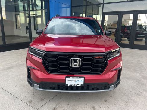New 2025 Honda Pilot TrailSport image 2