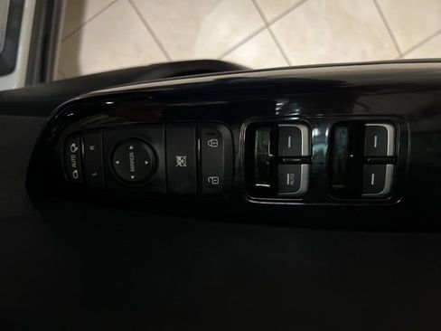 Used 2022 Kia Sportage Nightfall Edition w/ Nighfall AWD Premium Package image 19