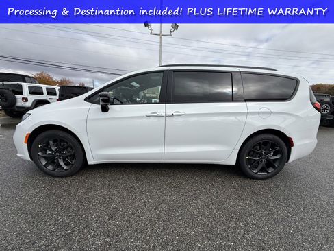 New 2026 Chrysler Pacifica Select FWD image 6