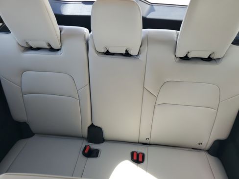 New 2025 Nissan Pathfinder SL w/ Black Appearance Package image 21