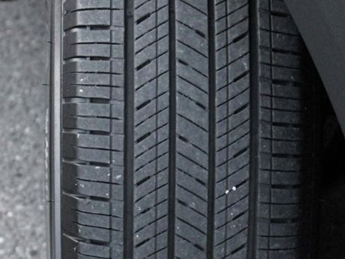 Certified 2025 Nissan Kicks S image 14