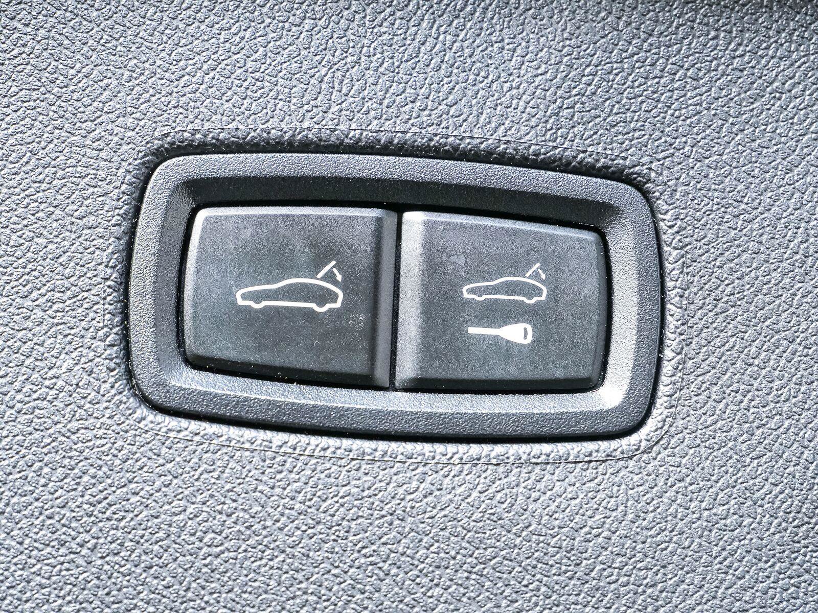 Certified 2023 Porsche Cayenne AWD/4WD image 33