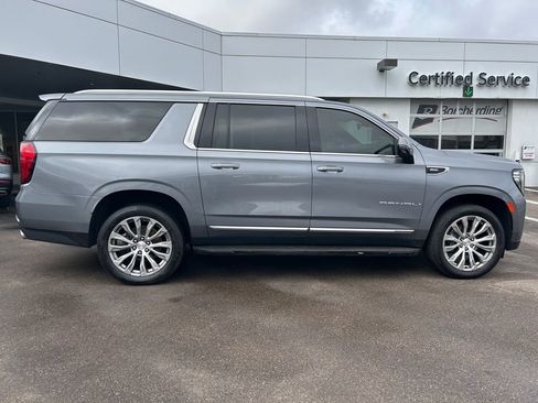 Used 2022 GMC Yukon XL Denali image 8