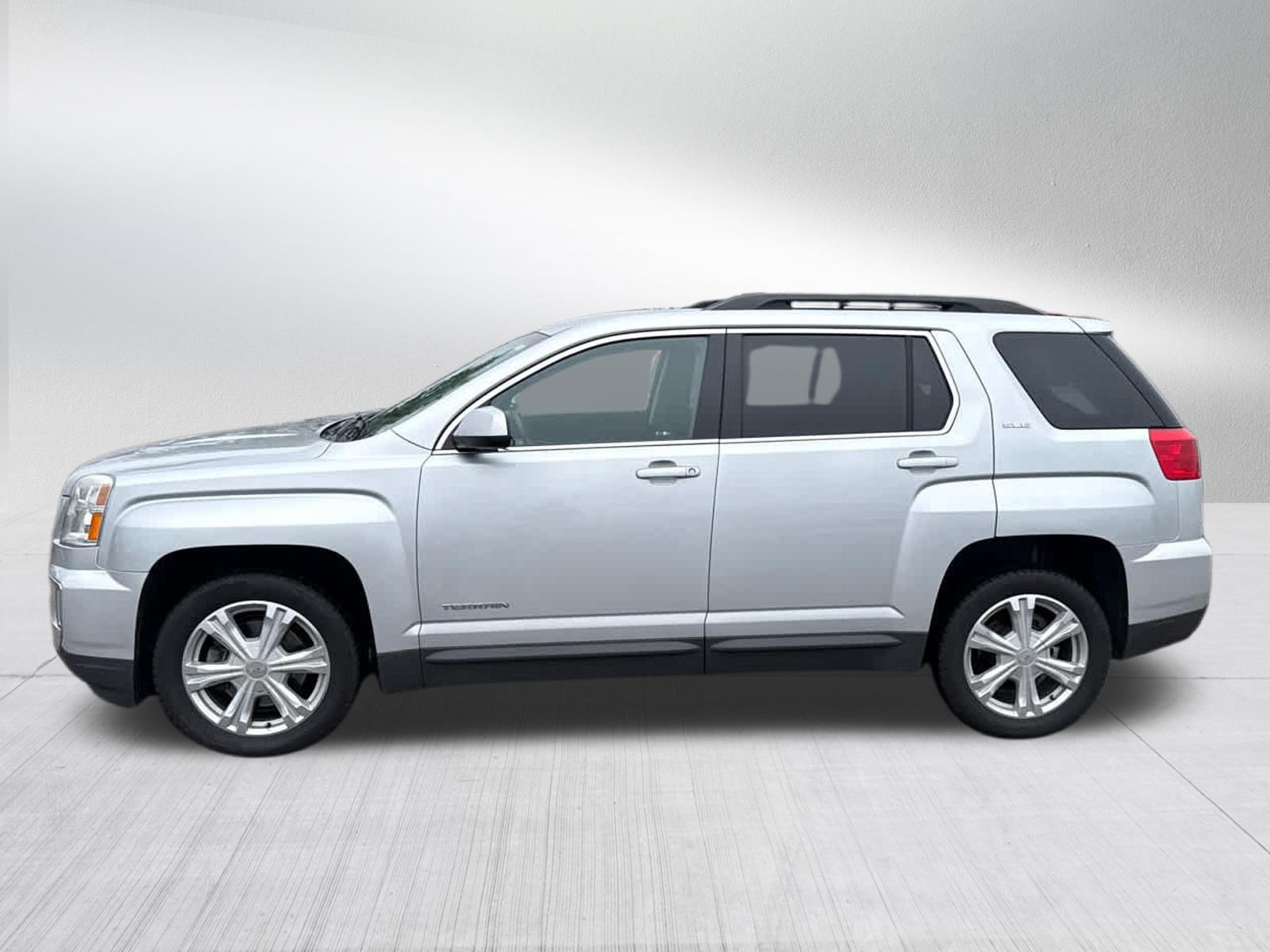Used 2017 GMC Terrain SLE w/ Convenience Package AWD/4WD image 4