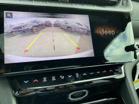 New 2026 Jeep Grand Cherokee Altitude image 12