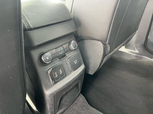Used 2019 Ford Explorer Platinum AWD/4WD image 17