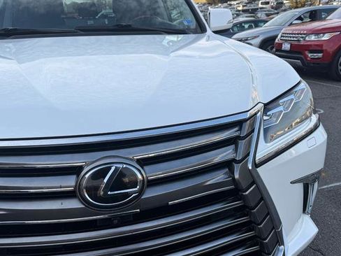 Used 2017 Lexus LX 570 4WD image 3