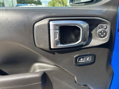 Used 2024 Jeep Wrangler Unlimited w/ Convenience Group image 21