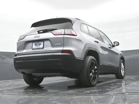 Used 2020 Jeep Cherokee Latitude w/ Cold Weather Group FWD image 39