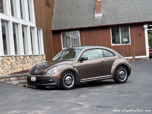Used 2014 Volkswagen Beetle 1.8T FWD image 2
