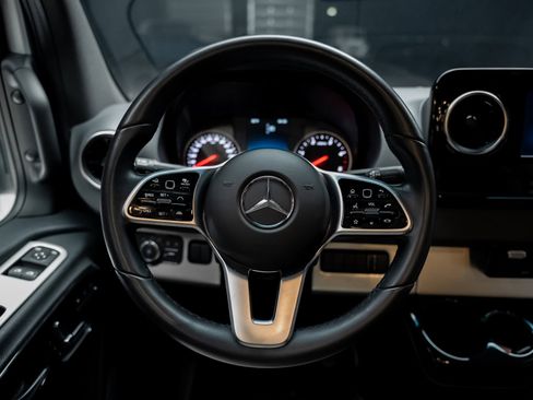 Used 2021 Mercedes-Benz Sprinter 3500 image 44