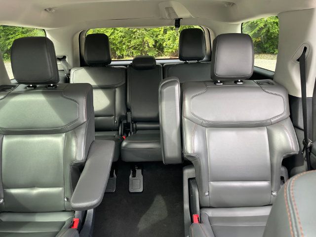 Used 2025 Ford Expedition Active AWD/4WD image 38